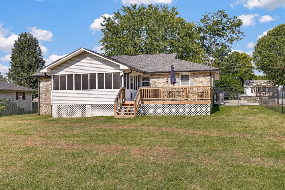 133 High Ave Fayetteville, TN 37334