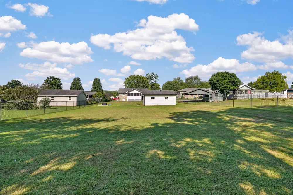 133 High Ave Fayetteville, TN 37334