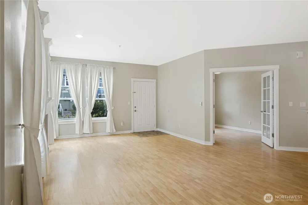 10515 221st Lane NE #102 Redmond, WA 98053