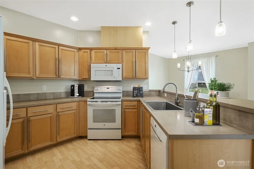 10515 221st Lane NE #102 Redmond, WA 98053