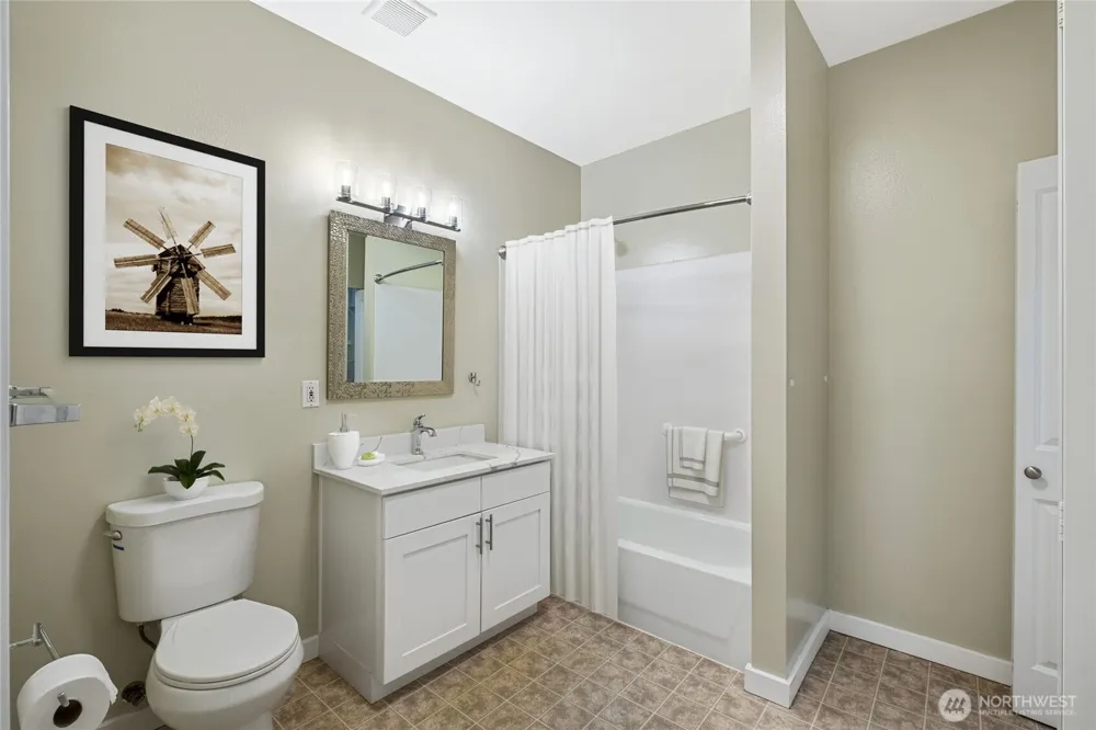 10515 221st Lane NE #102 Redmond, WA 98053