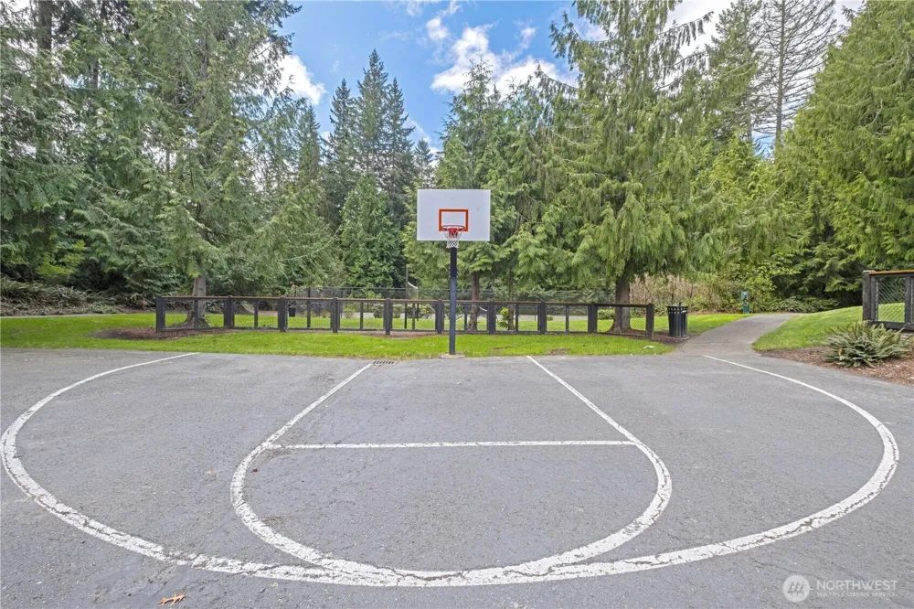 10515 221st Lane NE #102 Redmond, WA 98053