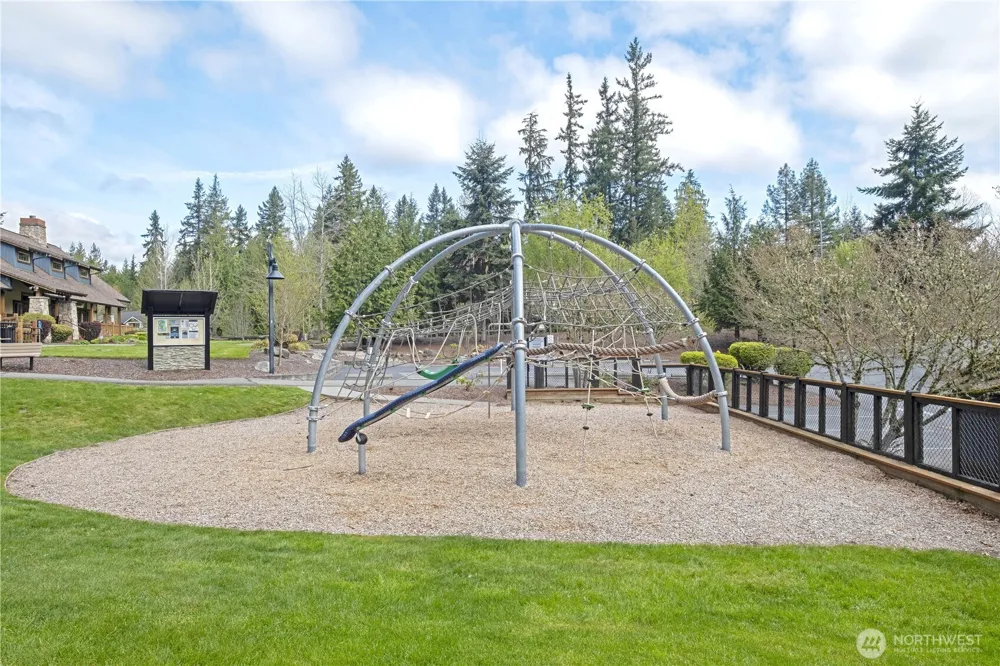 10515 221st Lane NE #102 Redmond, WA 98053