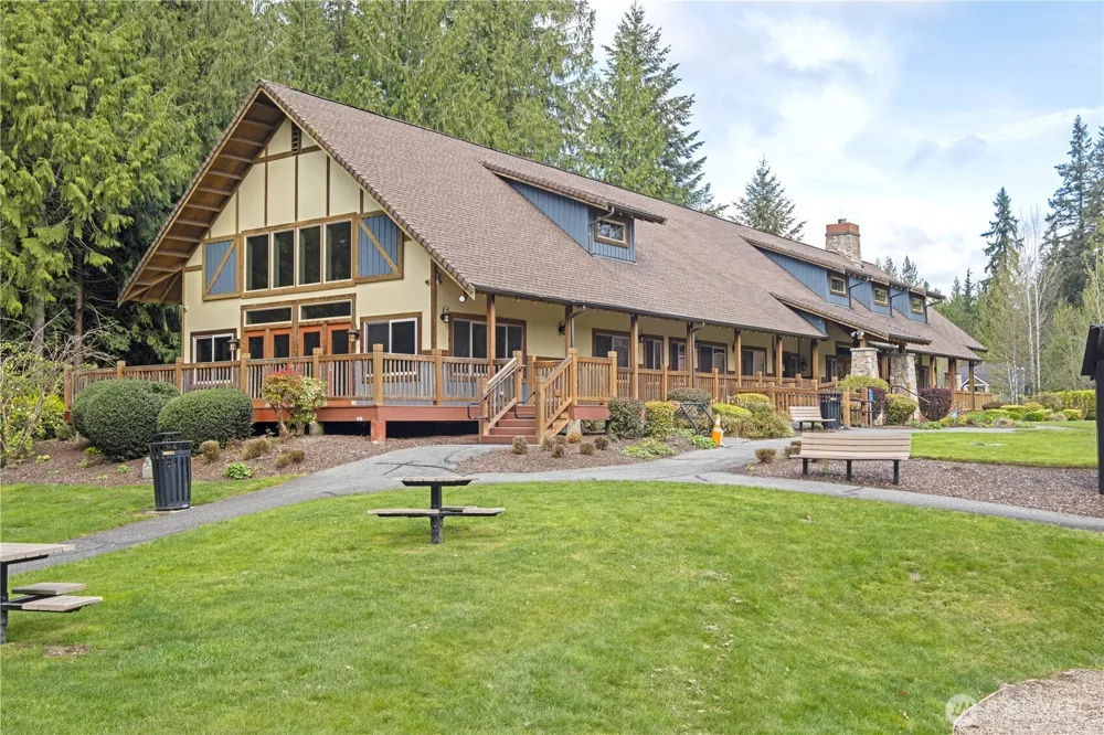 10515 221st Lane NE #102 Redmond, WA 98053