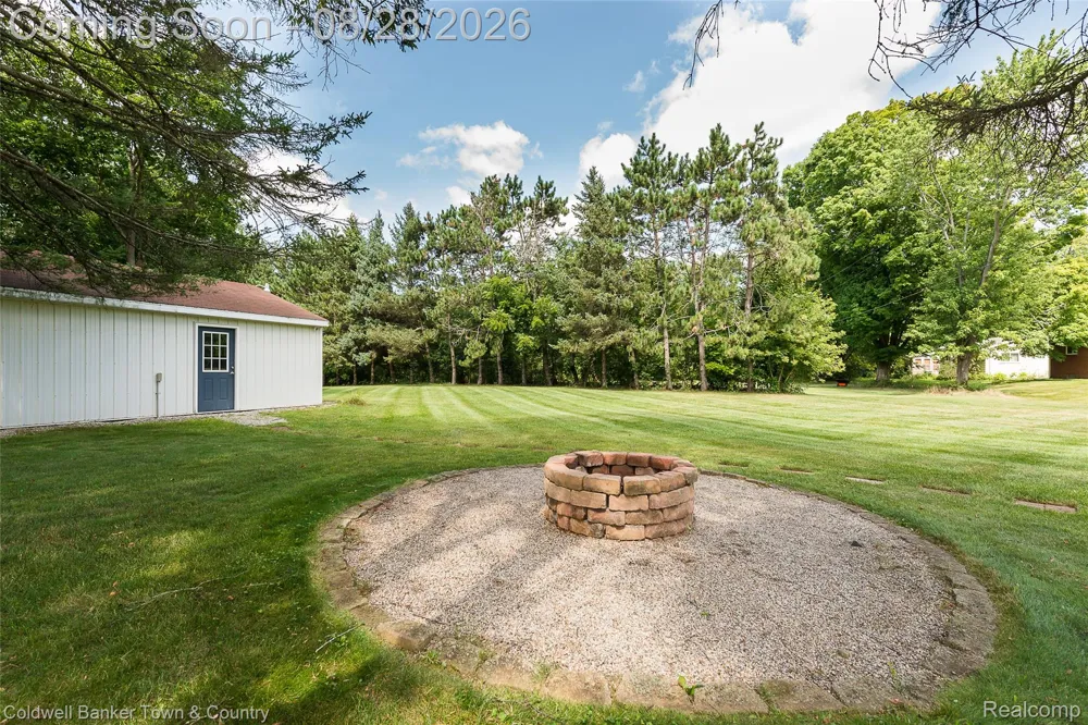 1810 Gray Road Genoa Township, MI 48843