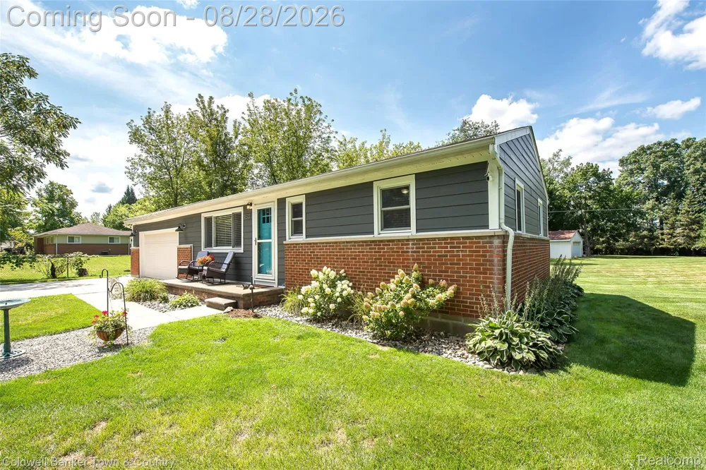 1810 Gray Road Genoa Township, MI 48843