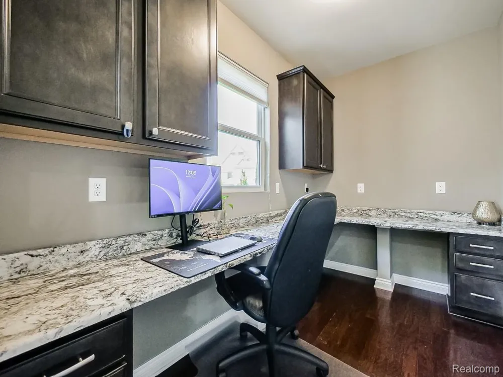 23431 S Crooked Tree Court Lyon Charter Township, MI 48178
