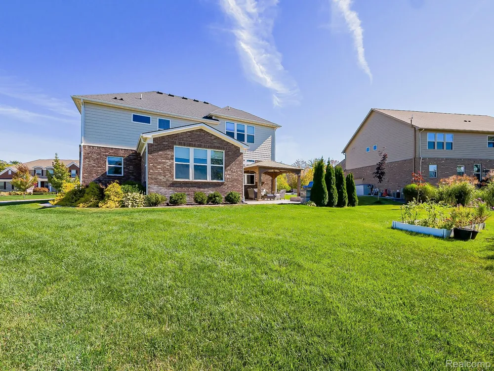23431 S Crooked Tree Court Lyon Charter Township, MI 48178
