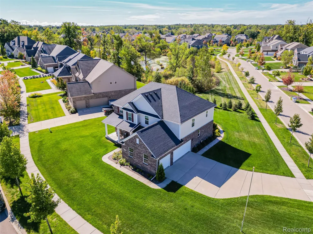 23431 S Crooked Tree Court Lyon Charter Township, MI 48178