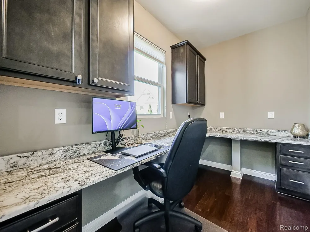 23431 S Crooked Tree Court Lyon Charter Township, MI 48178