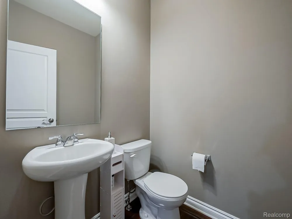 23431 S Crooked Tree Court Lyon Charter Township, MI 48178