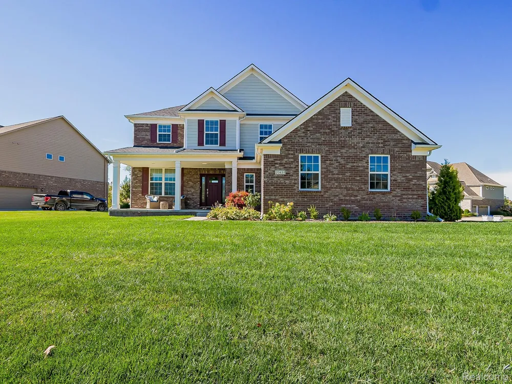 23431 S Crooked Tree Court Lyon Charter Township, MI 48178