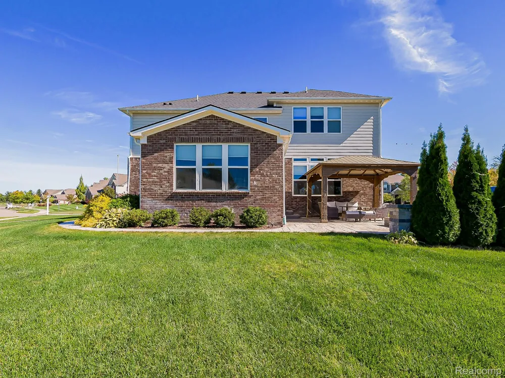 23431 S Crooked Tree Court Lyon Charter Township, MI 48178