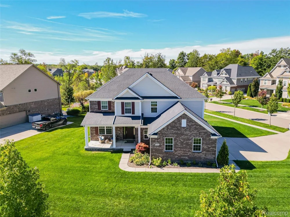 23431 S Crooked Tree Court Lyon Charter Township, MI 48178