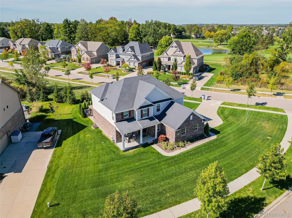 23431 S Crooked Tree Court Lyon Charter Township, MI 48178
