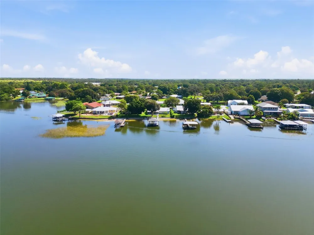 186 MANDOLIN DRIVE Lake Placid, FL 33852