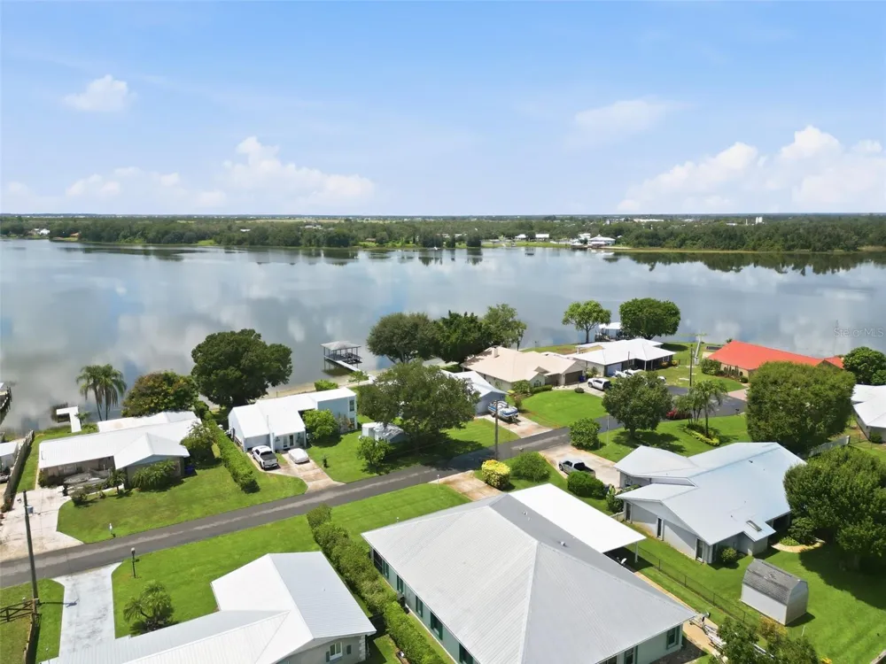 186 MANDOLIN DRIVE Lake Placid, FL 33852