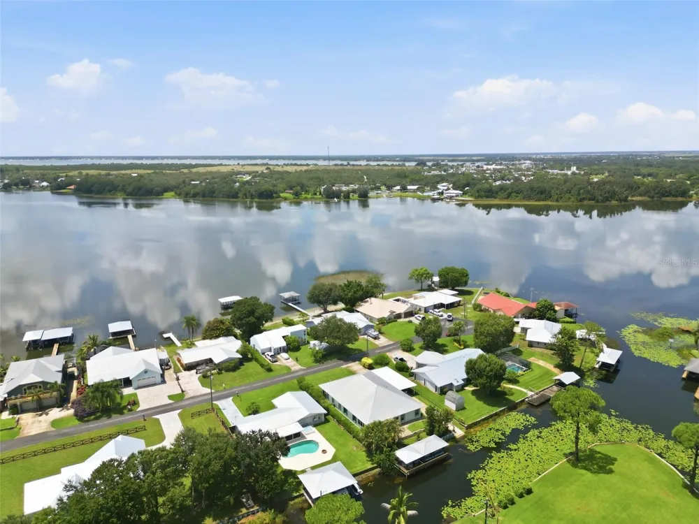 186 MANDOLIN DRIVE Lake Placid, FL 33852
