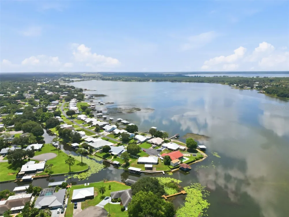 186 MANDOLIN DRIVE Lake Placid, FL 33852