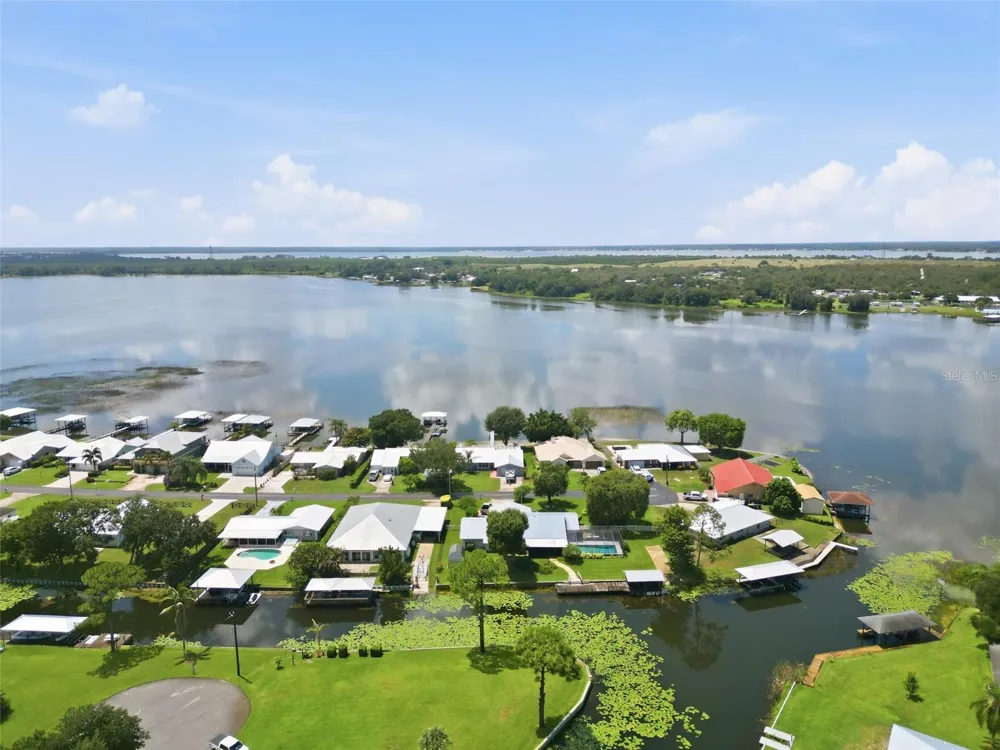 186 MANDOLIN DRIVE Lake Placid, FL 33852