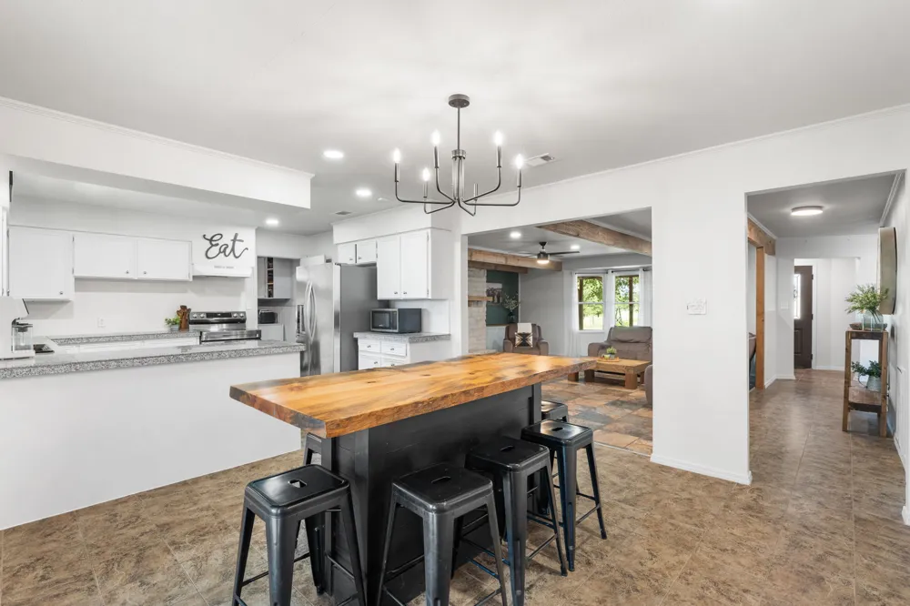 1421 Fm 1660 Hutto, TX 78634