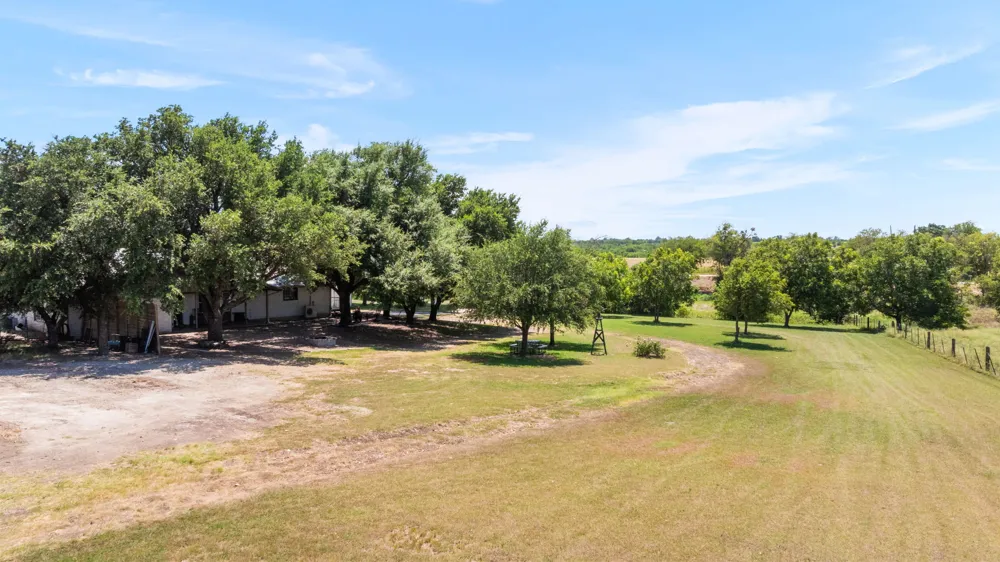 1421 Fm 1660 Hutto, TX 78634