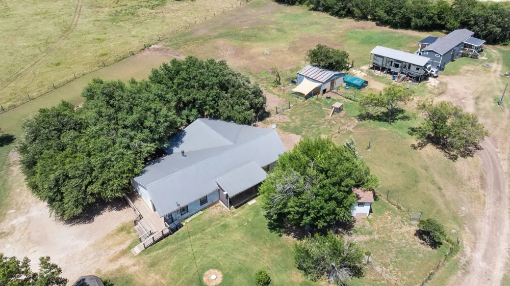 1421 Fm 1660 Hutto, TX 78634