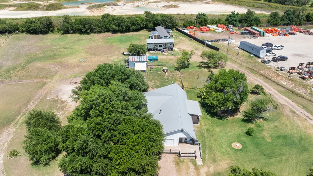 1421 Fm 1660 Hutto, TX 78634