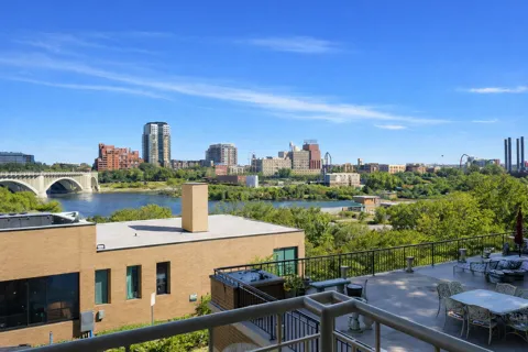 401 S 1st Street #209