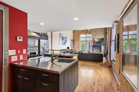 801 Washington Avenue #321