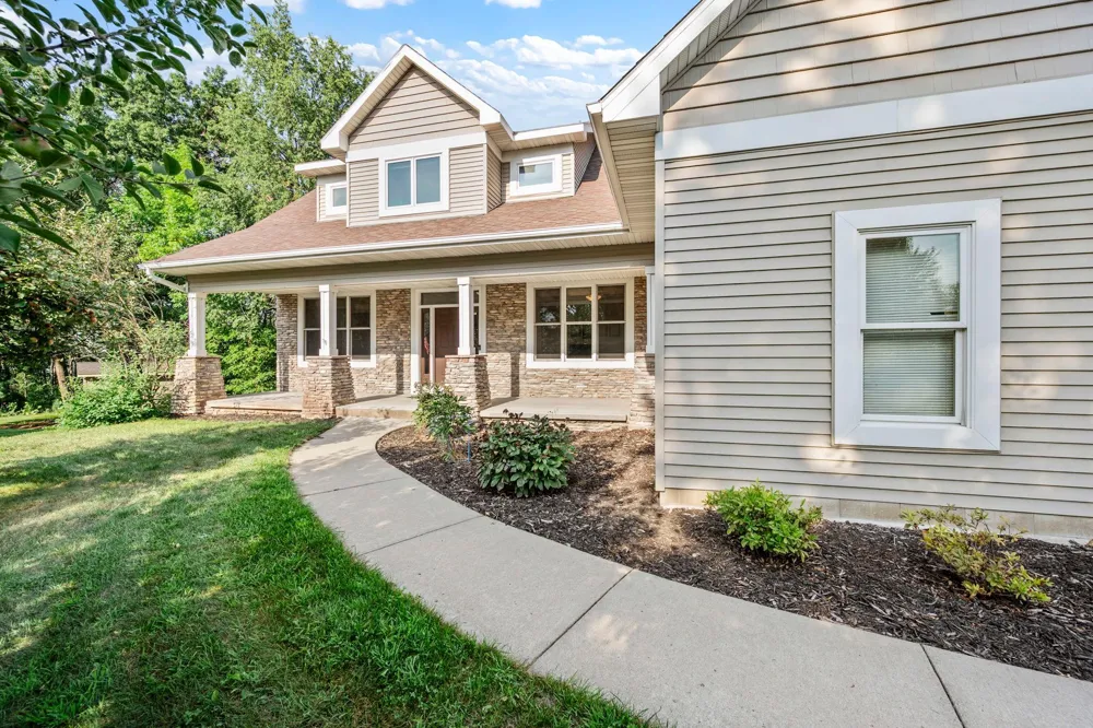 380 Sioux Lookout Lino Lakes, MN 55014