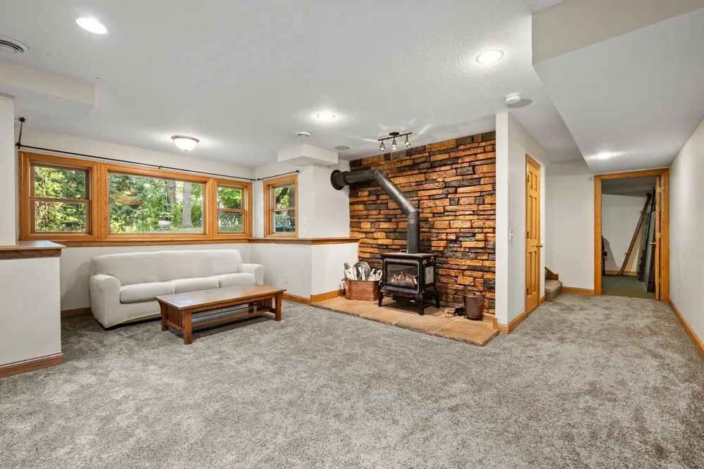 380 Sioux Lookout Lino Lakes, MN 55014