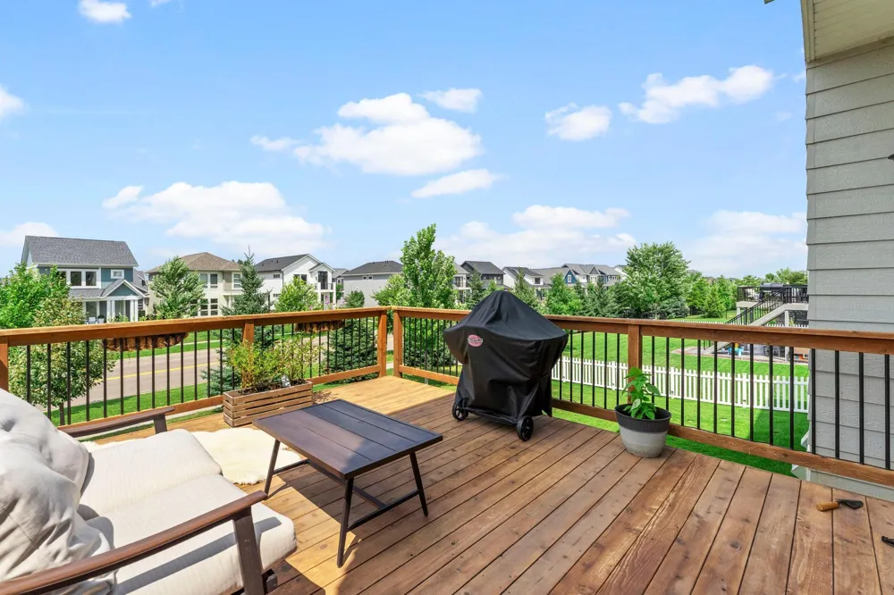 16253 Duskwood Trail Lakeville, MN 55044