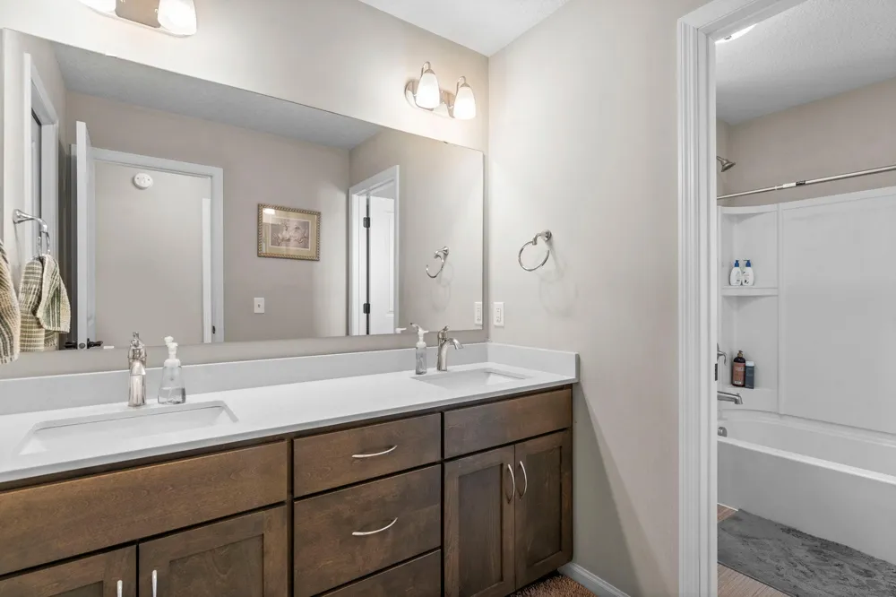 16253 Duskwood Trail Lakeville, MN 55044