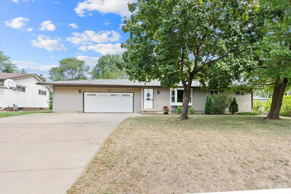 3877 71st Street E Inver Grove Heights, MN 55076
