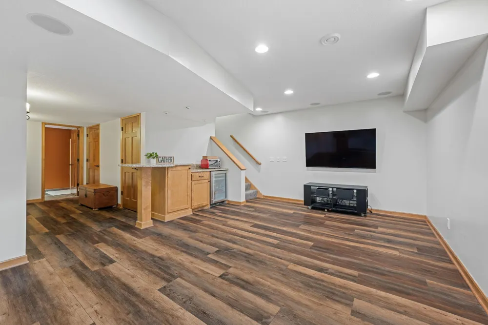 14124 55th Avenue Plymouth, MN 55446