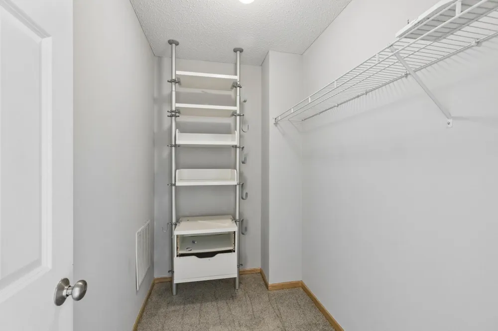 1662 Village Trail E #3 Maplewood, MN 55109