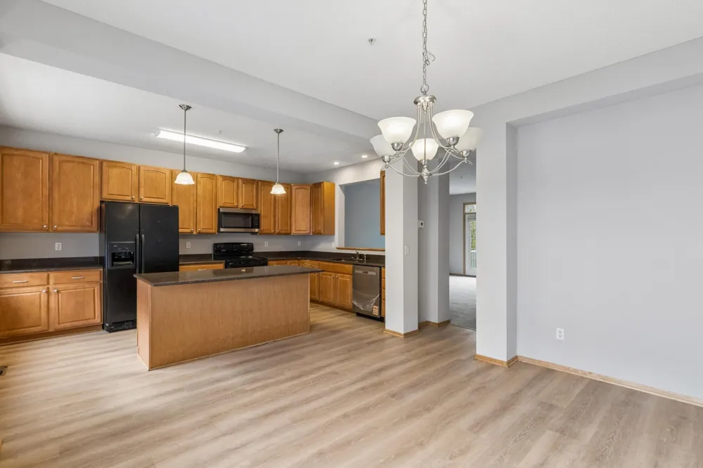 1662 Village Trail E #3 Maplewood, MN 55109