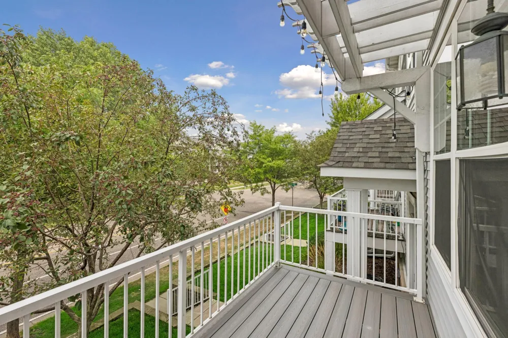 1662 Village Trail E #3 Maplewood, MN 55109