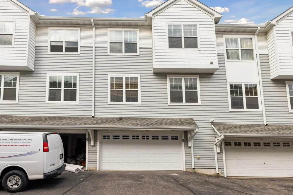 1662 Village Trail E #3 Maplewood, MN 55109