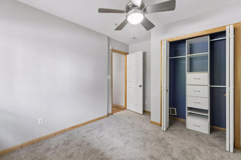 1662 Village Trail E #3 Maplewood, MN 55109
