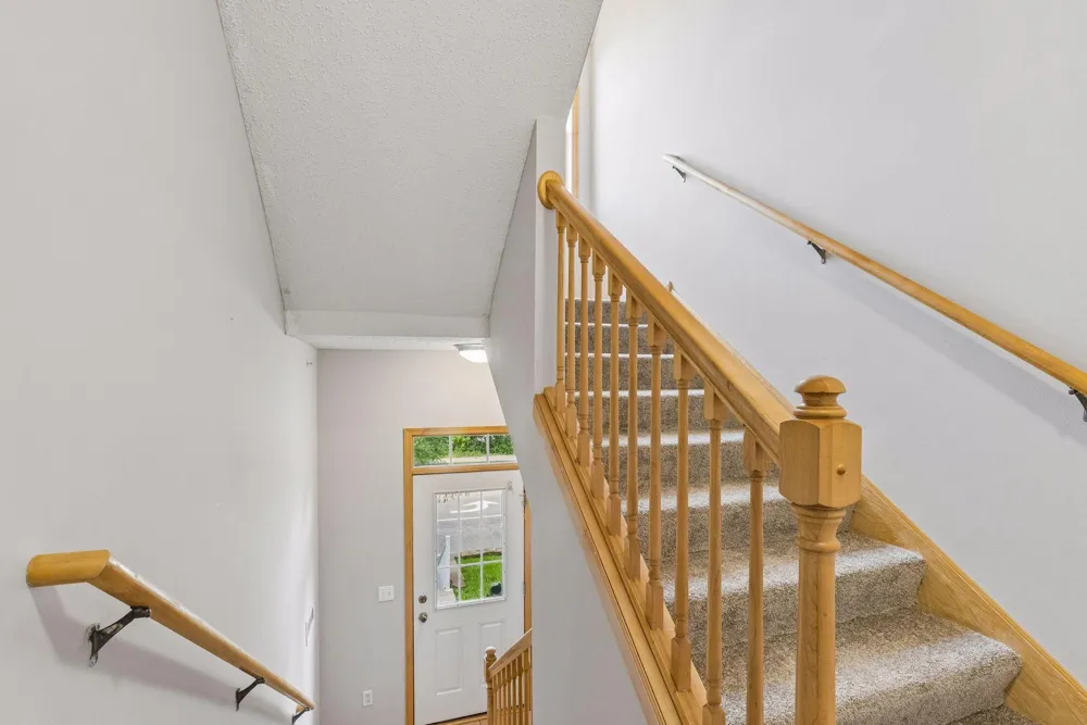 1662 Village Trail E #3 Maplewood, MN 55109