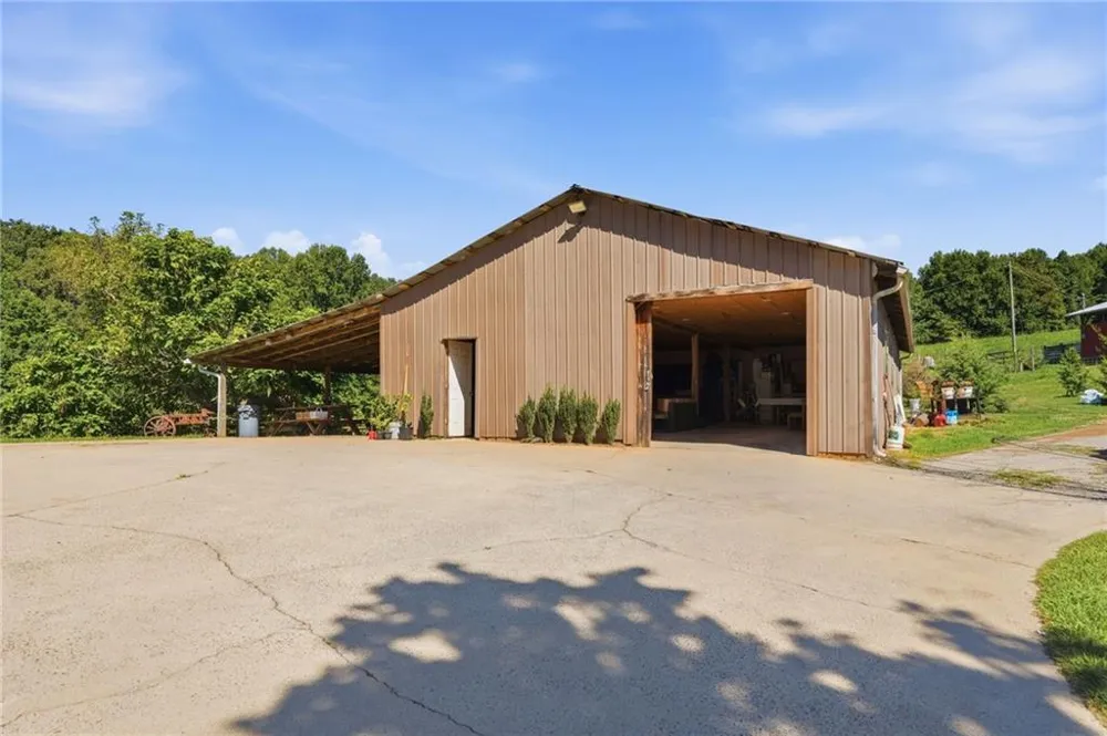 1673 Rackley Road Ellijay, GA 30536