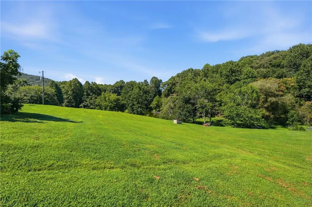 1673 Rackley Road Ellijay, GA 30536