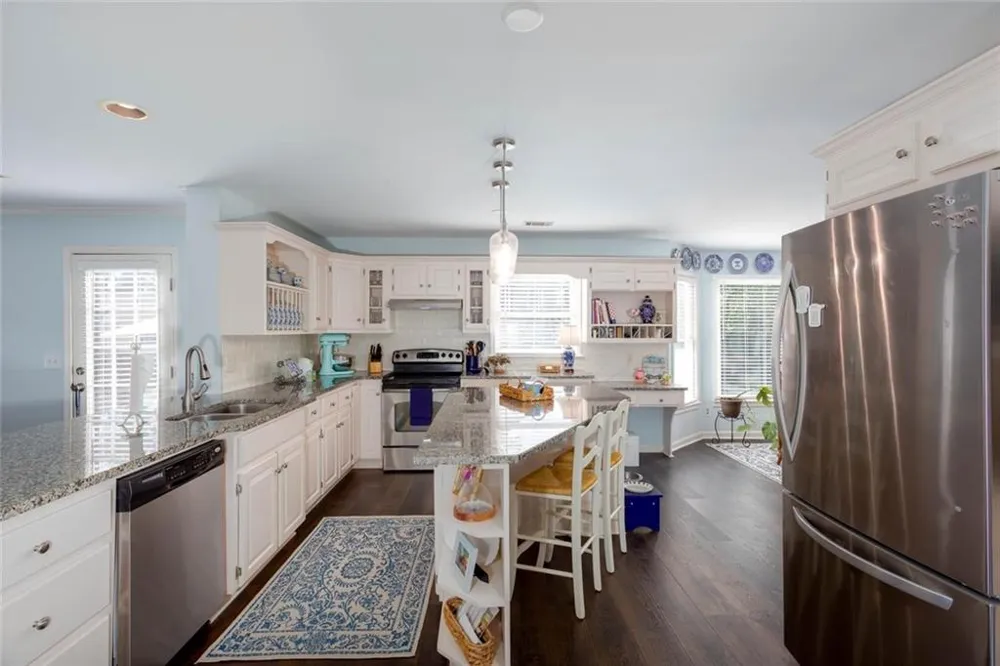 6011 Fairlong Court NW Acworth, GA 30101