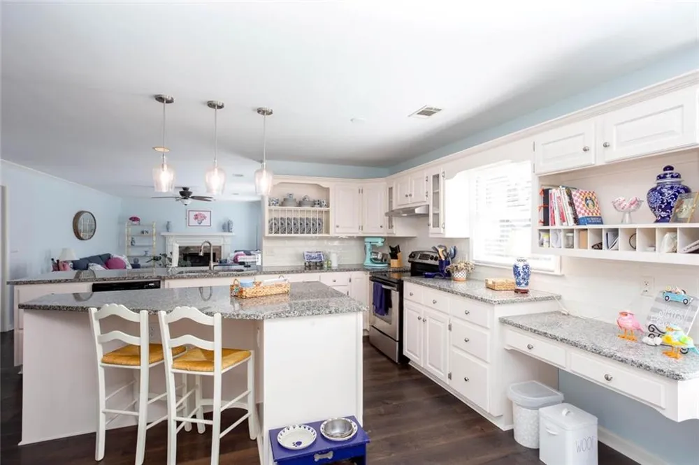 6011 Fairlong Court NW Acworth, GA 30101