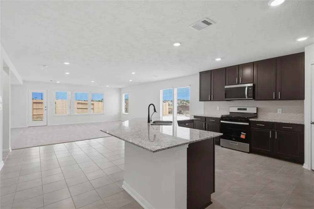 2902 Dardanos Lane Fresno, TX 77545