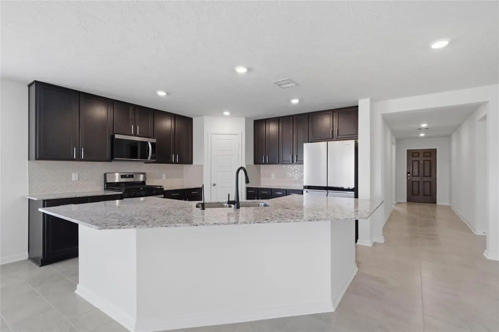 2902 Dardanos Lane Fresno, TX 77545