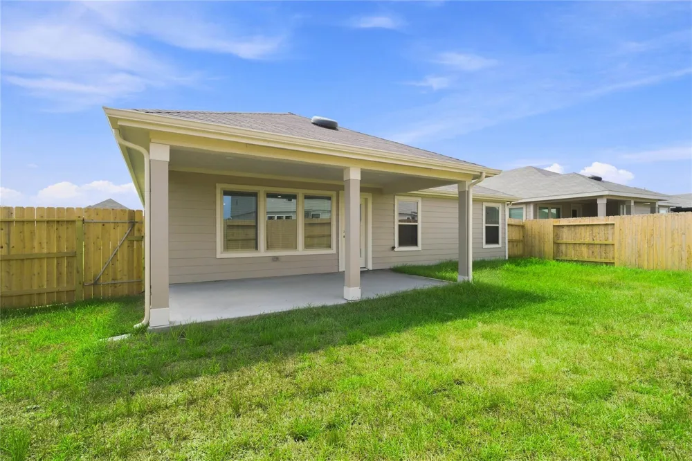 2902 Dardanos Lane Fresno, TX 77545