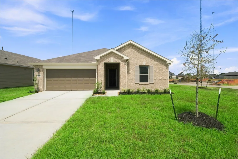 2902 Dardanos Lane Fresno, TX 77545
